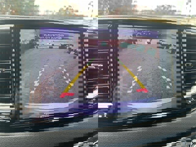 Used 2024 Chrysler Pacifica Touring-L image 17