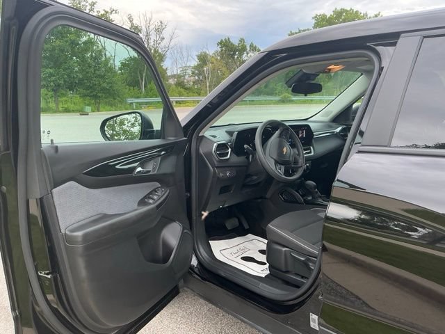 Used 2024 Chevrolet TrailBlazer LS w/ LS Convenience Package AWD/4WD image 15