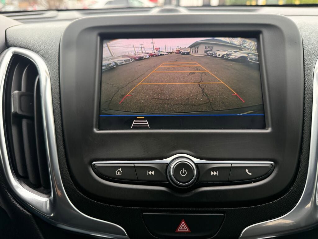 Used 2021 Chevrolet Equinox LT image 18