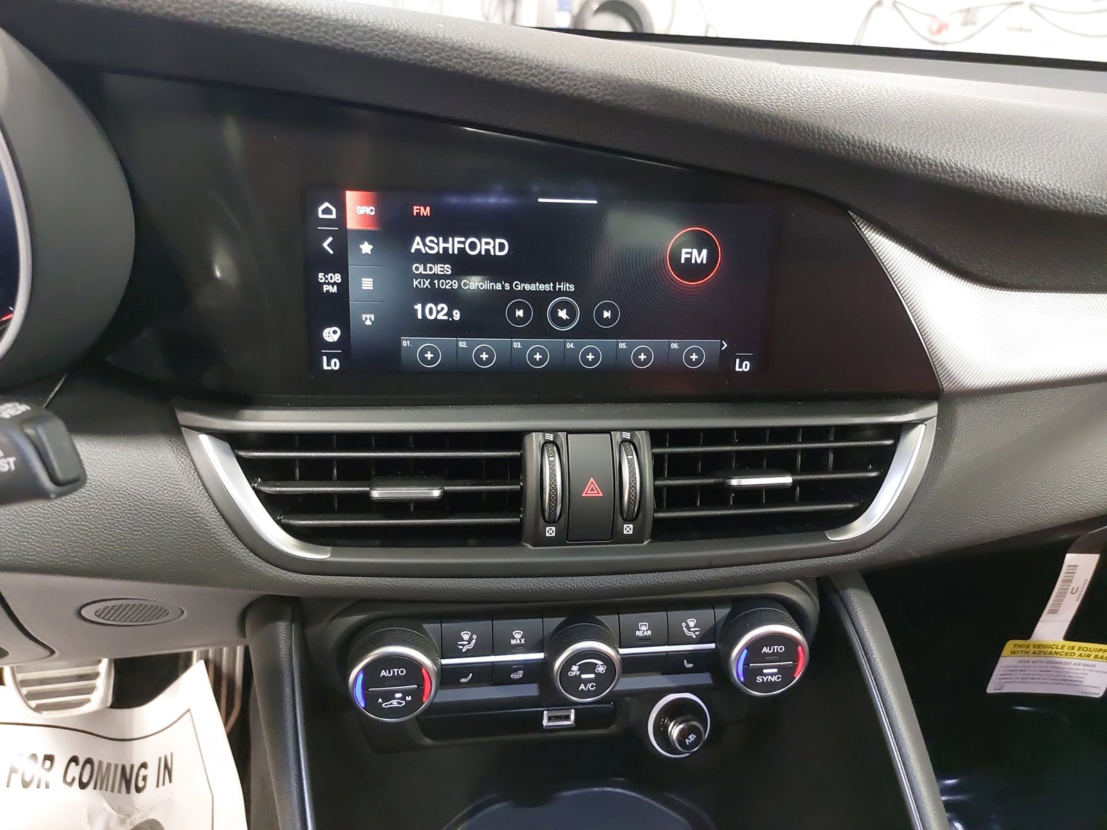 New 2025 Alfa Romeo Giulia AWD w/ Veloce Package AWD image 22