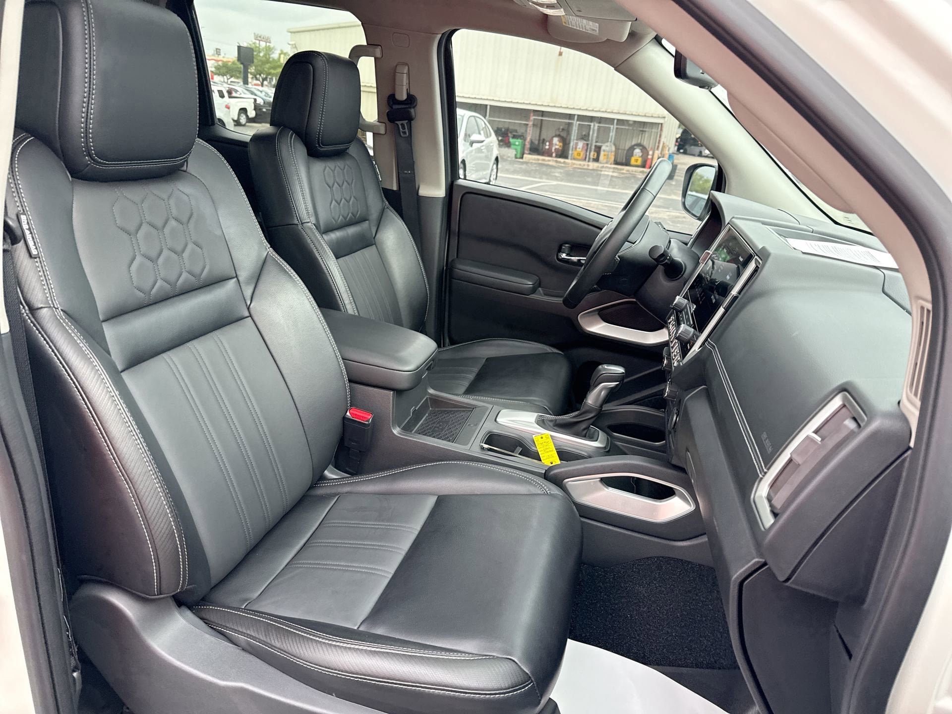Used 2025 Nissan Frontier SL AWD/4WD image 25