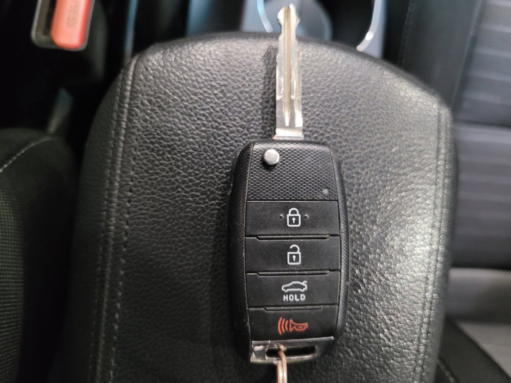 Used 2016 Kia Forte LX FWD image 32
