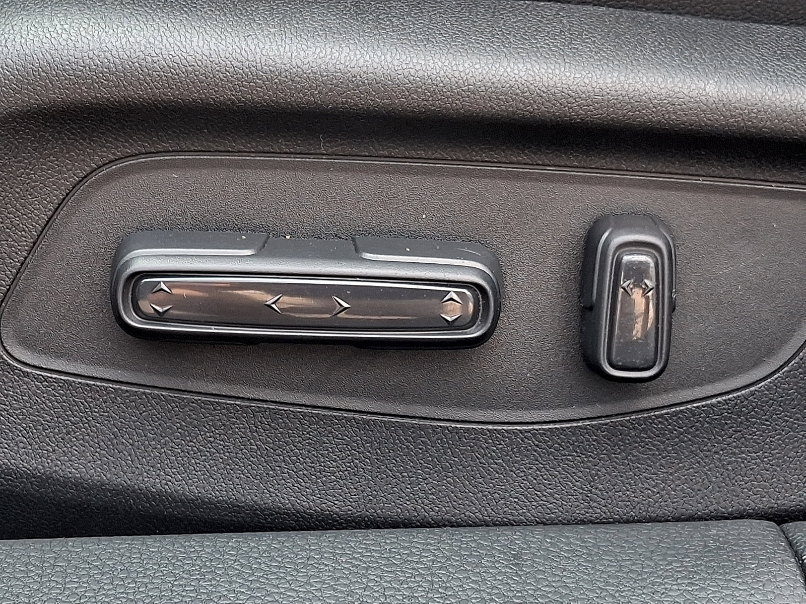 Certified 2024 Acura Integra FWD image 25