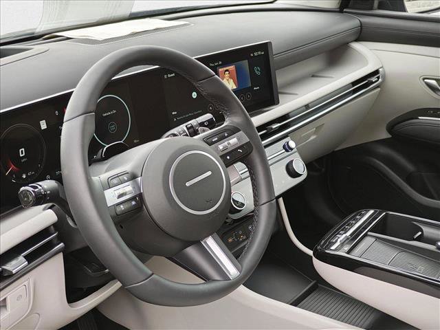 New 2025 Hyundai Tucson Limited FWD image 3