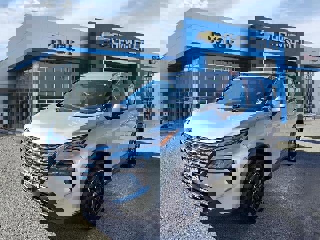 Used 2024 Nissan Rogue SV image 4