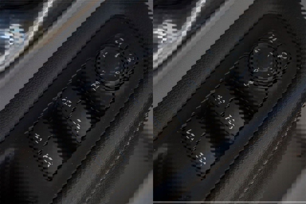 Used 2023 GMC Terrain SLE w/ Driver Convenience Package image 20