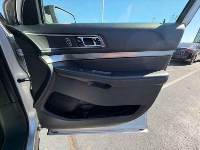 Used 2019 Ford Explorer XLT w/ Equipment Group 201A AWD/4WD image 34