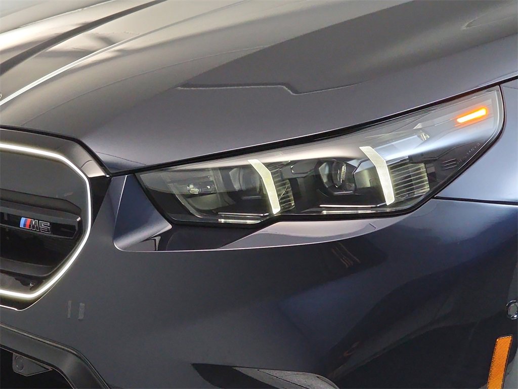 New 2026 BMW M5 w/ Executive Package image 31
