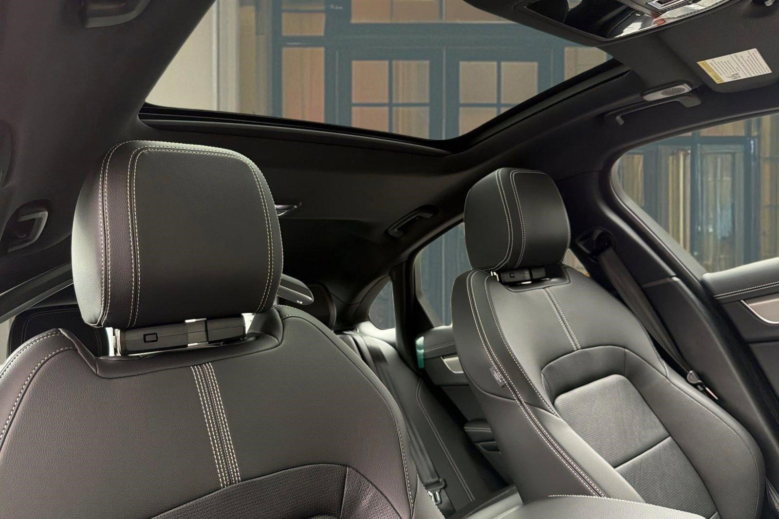 New 2024 Jaguar XF R-Dynamic SE AWD/4WD image 23