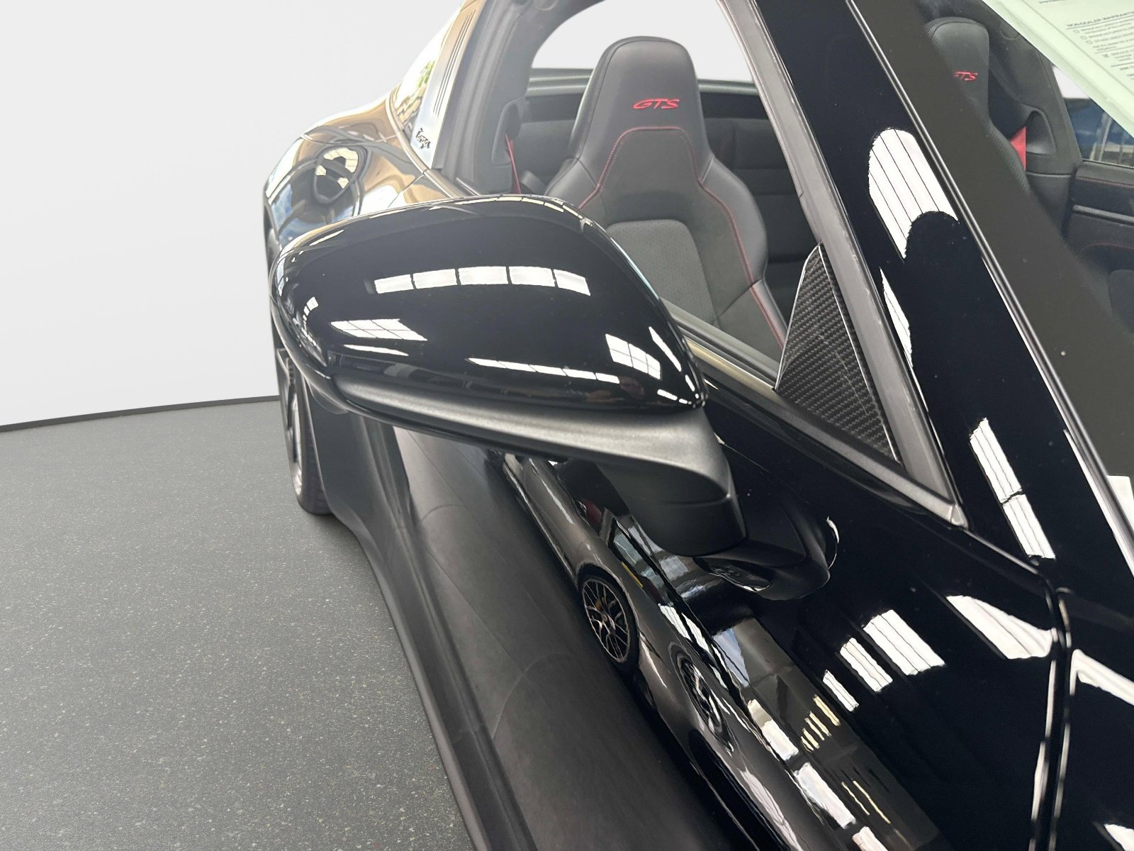 Used 2025 Porsche 911 Targa 4 GTS image 13