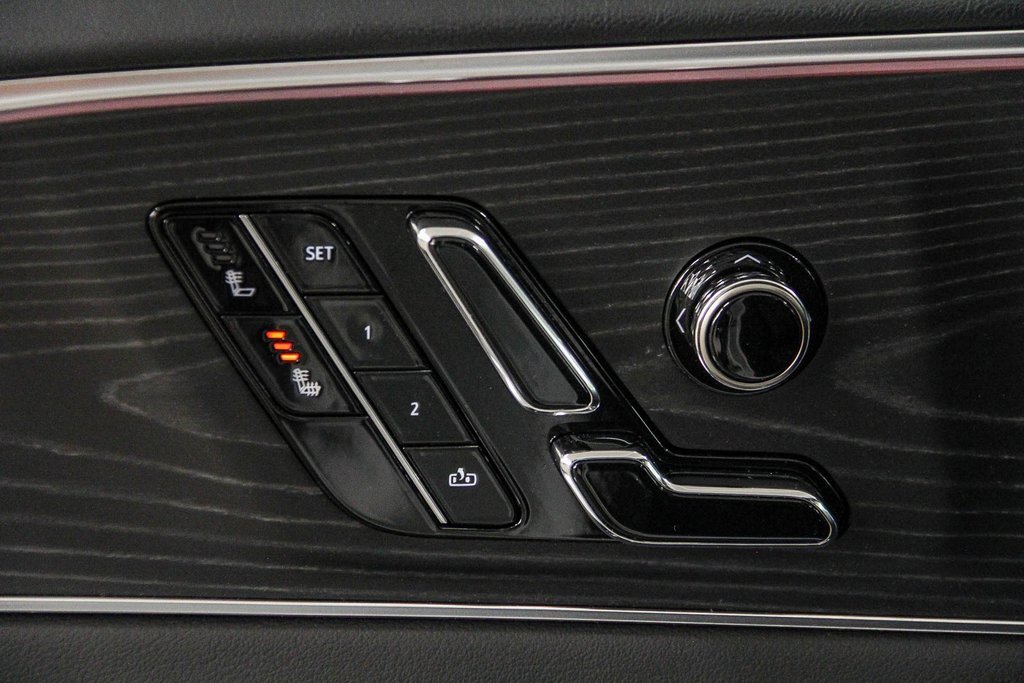 Used 2025 Cadillac Lyriq Sport image 21