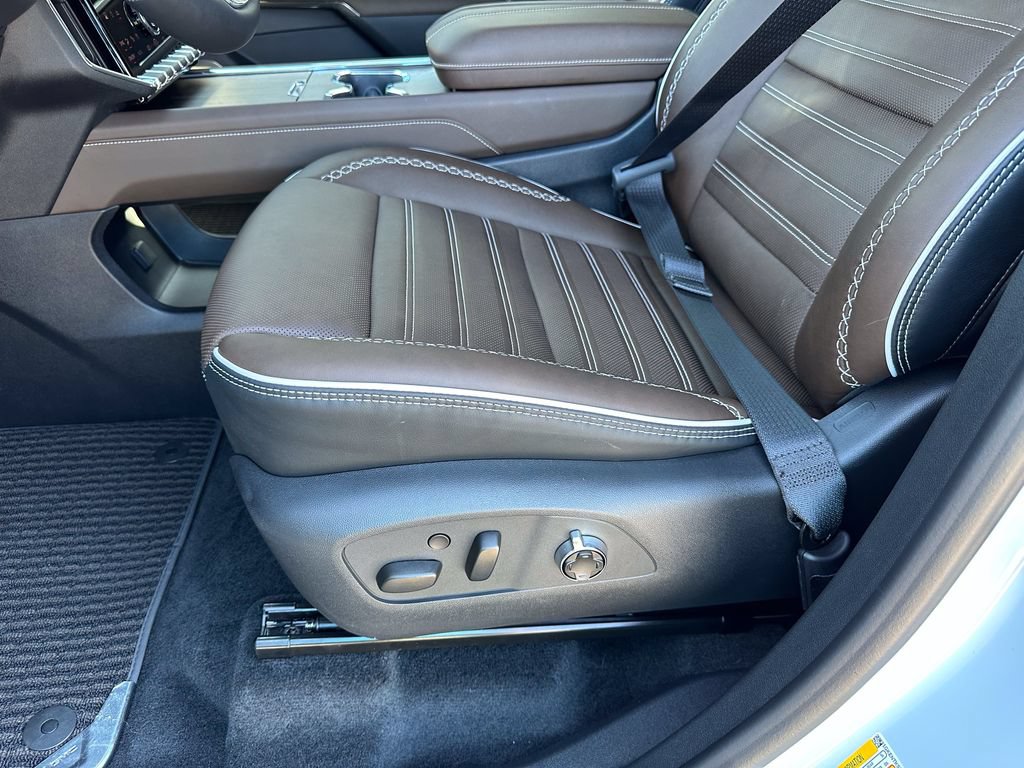Used 2026 GMC Acadia Denali Ultimate AWD/4WD image 24