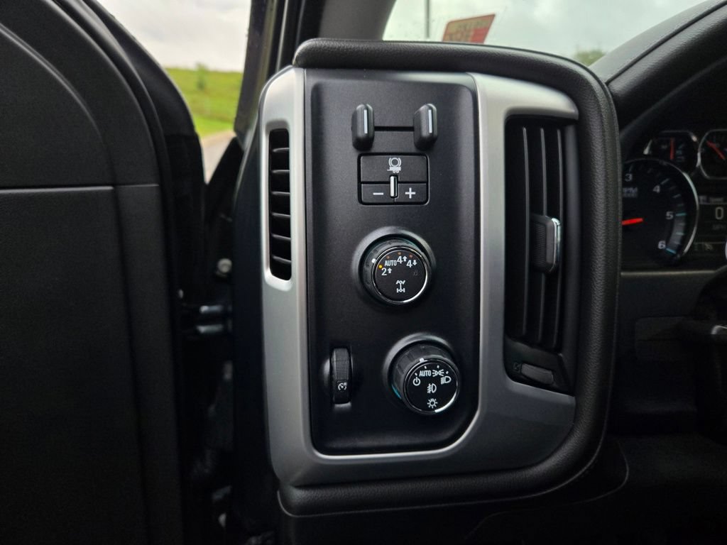 Used 2018 GMC Sierra 1500 SLT w/ SLT Premium Package AWD/4WD image 16