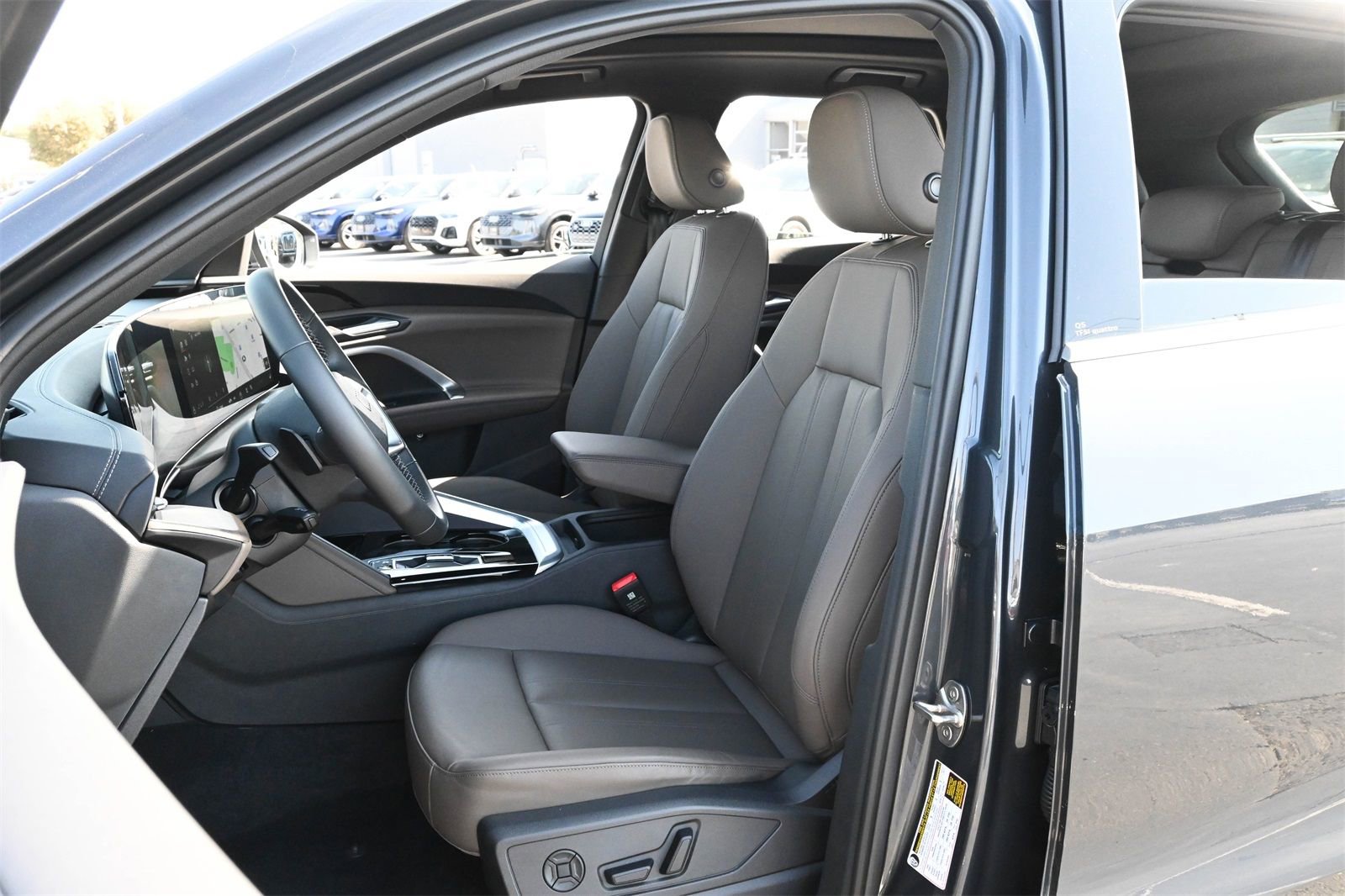 Certified 2025 Audi Q5 Premium w/ Convenience Package image 15