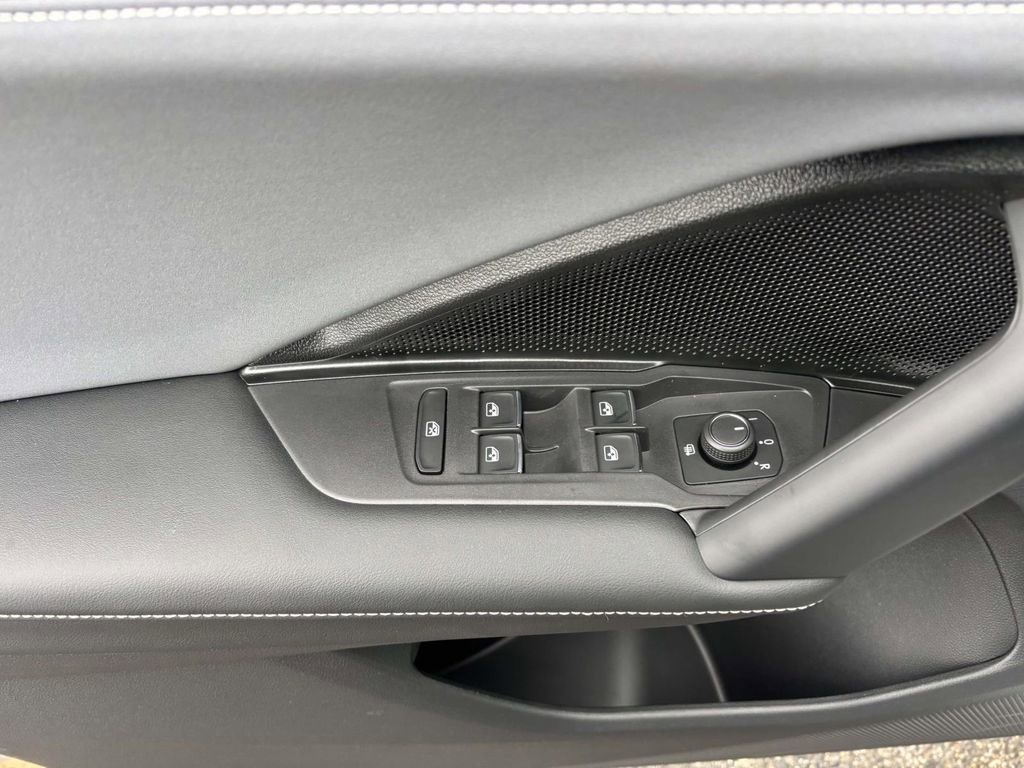 New 2026 Volkswagen Tiguan SE R-Line image 13