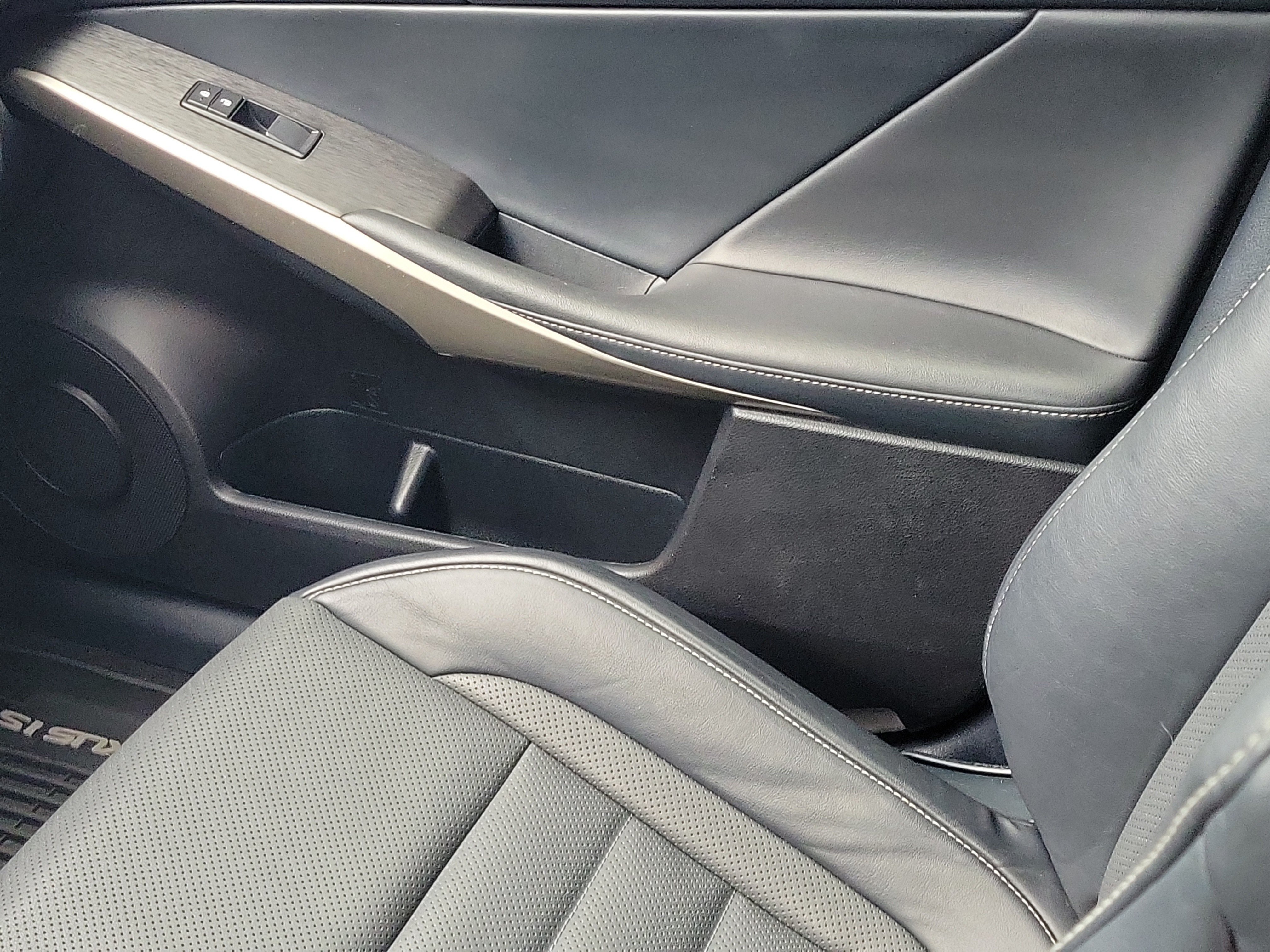 Used 2020 Lexus IS 300 F Sport w/ F Sport Package RWD image 17