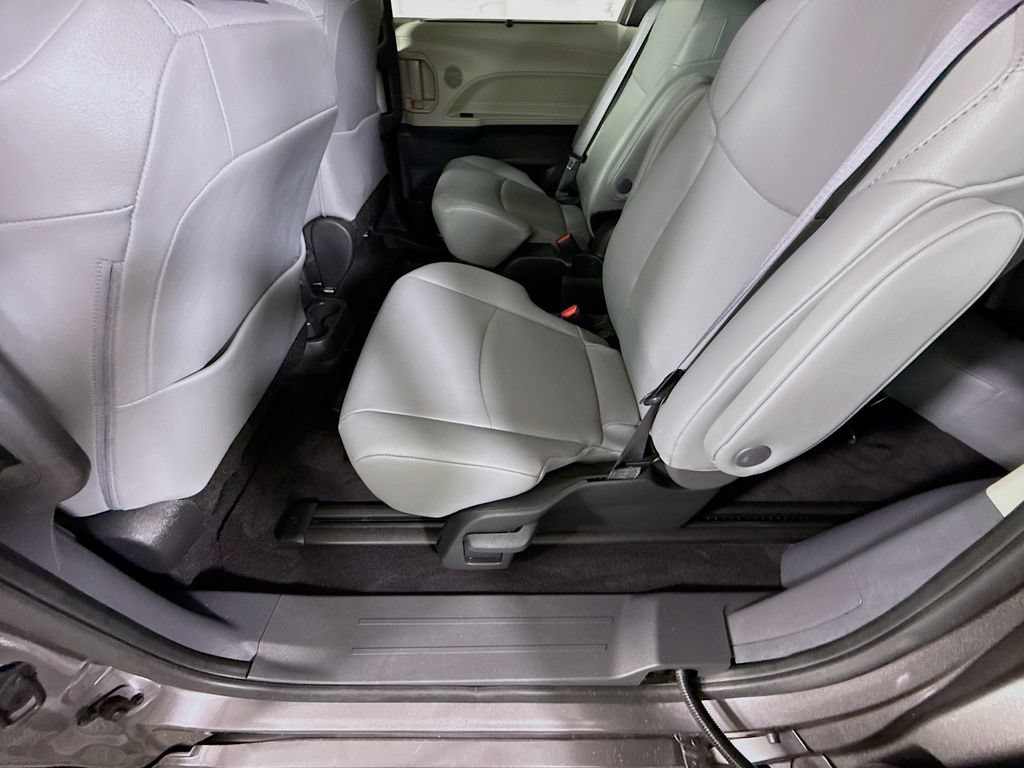 Certified 2024 Toyota Sienna XLE w/ XLE Plus Package AWD/4WD image 30