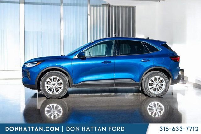 Used 2023 Ford Escape Active w/ Tech Pack #2 image 2
