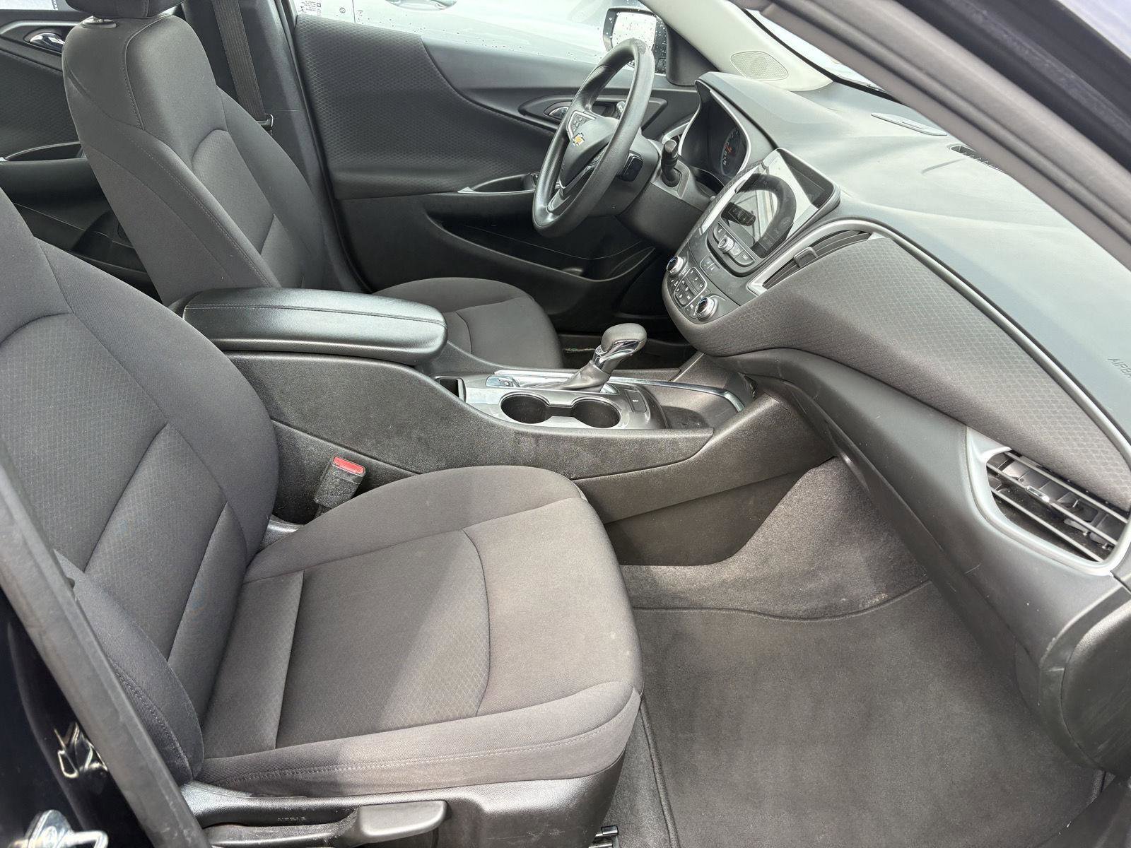 Used 2023 Chevrolet Malibu LT image 14