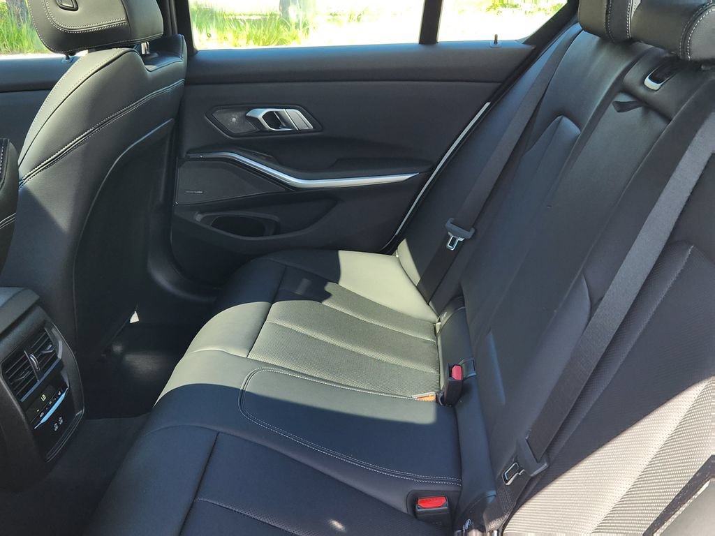 Used 2025 BMW 330i xDrive Sedan AWD/4WD image 10