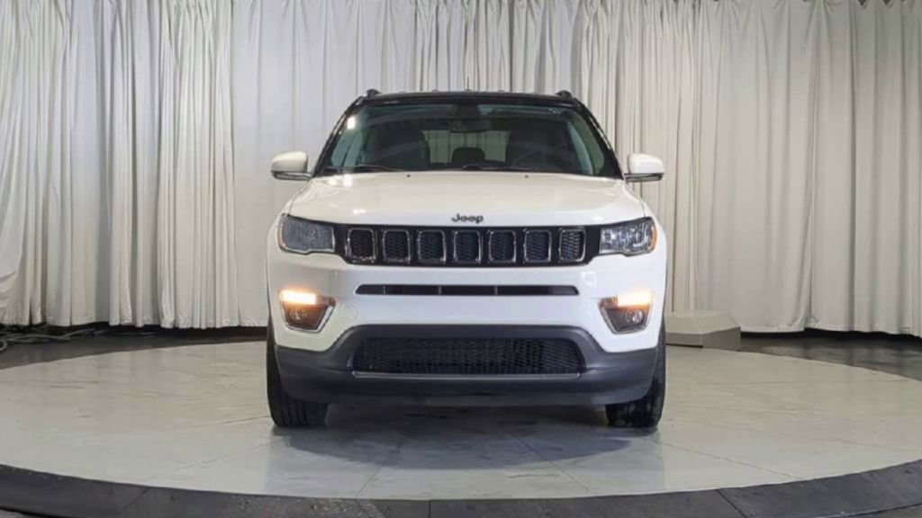 Used 2020 Jeep Compass Limited image 3