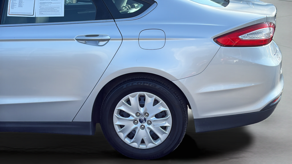 Used 2014 Ford Fusion S FWD image 27
