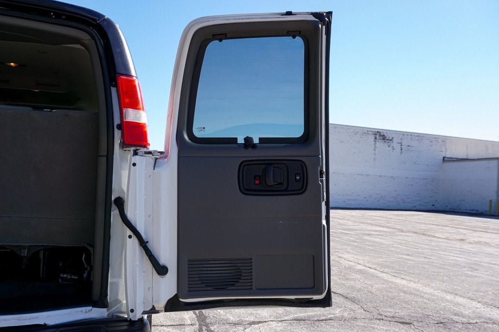 Used 2017 Chevrolet Express 3500 LT w/ LT Preferred Equipment Group RWD image 39