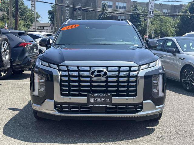 Used 2024 Hyundai Palisade Calligraphy AWD/4WD image 2
