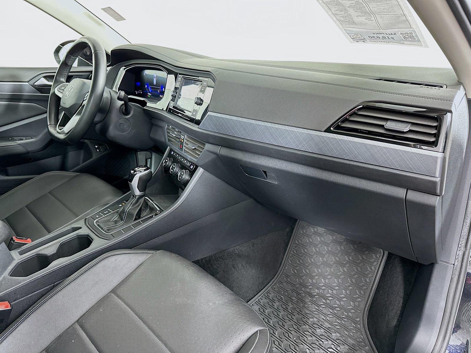 Used 2024 Volkswagen Jetta SE FWD image 29