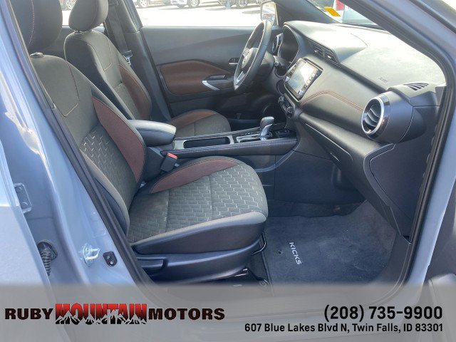 Used 2023 Nissan Kicks SR w/ Interior Electronics Package FWD image 29