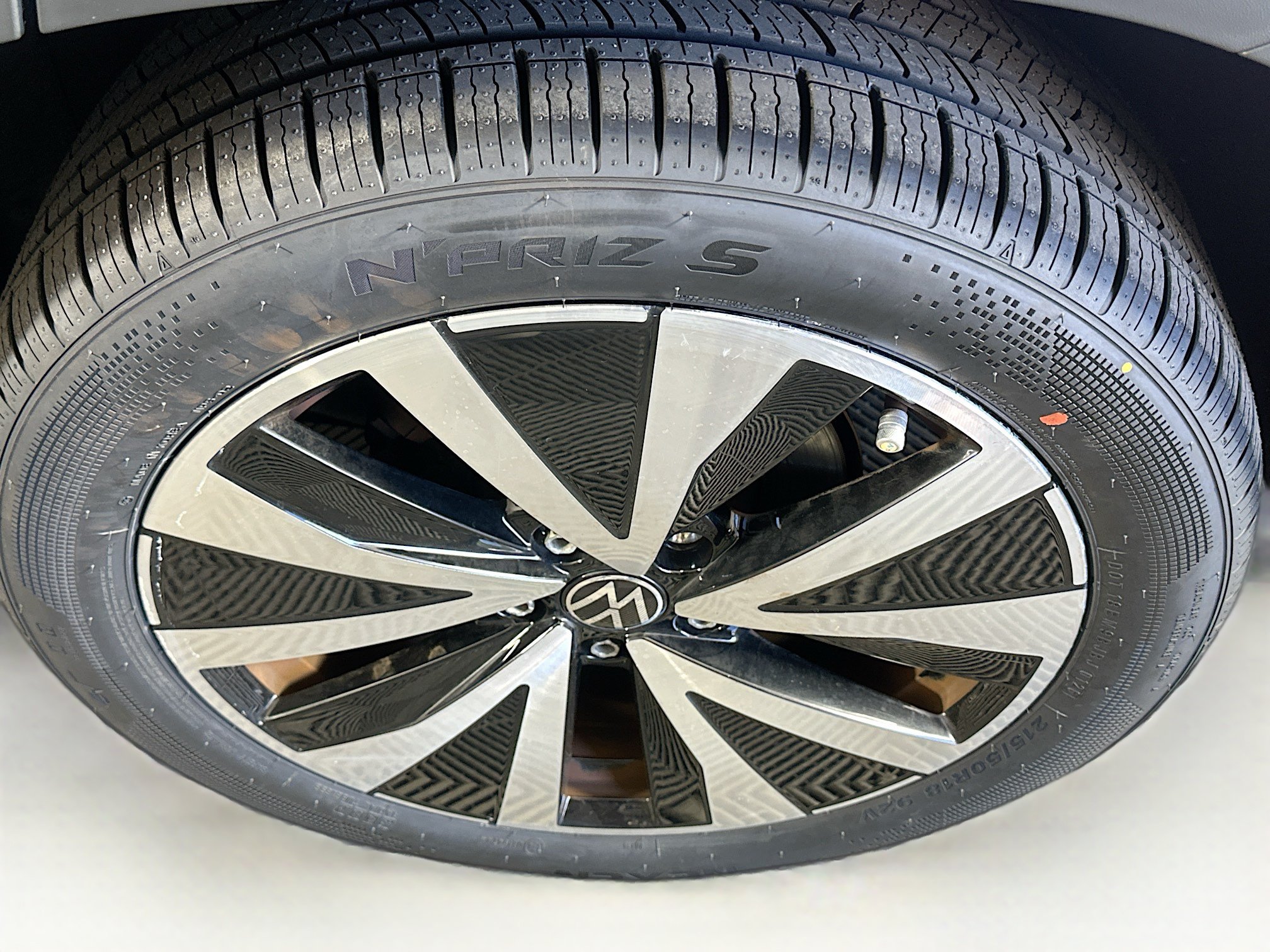 Used 2022 Volkswagen Taos SE FWD image 11