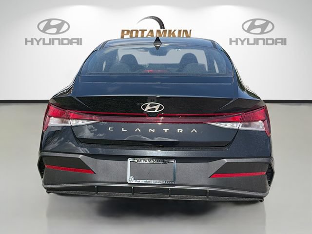 New 2026 Hyundai Elantra SE FWD image 6
