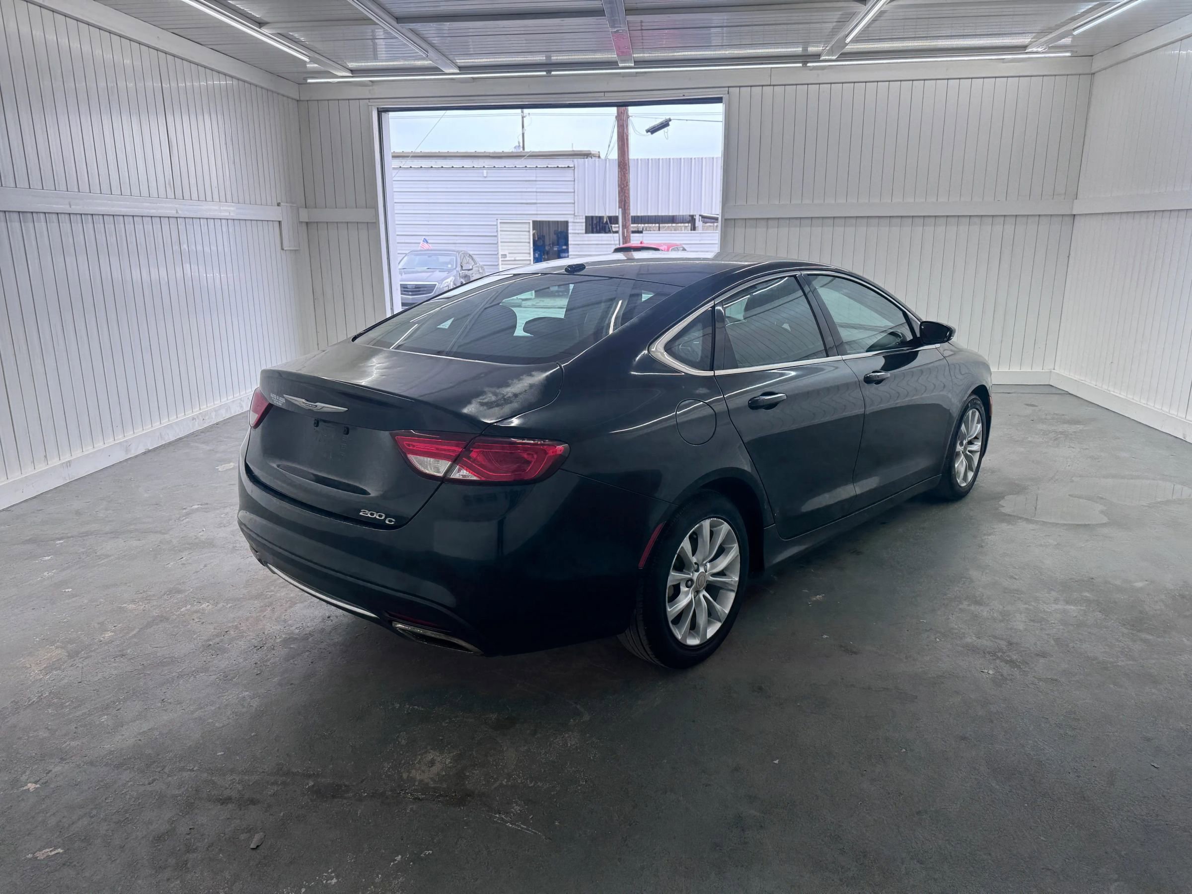 Used 2015 Chrysler 200 C image 5