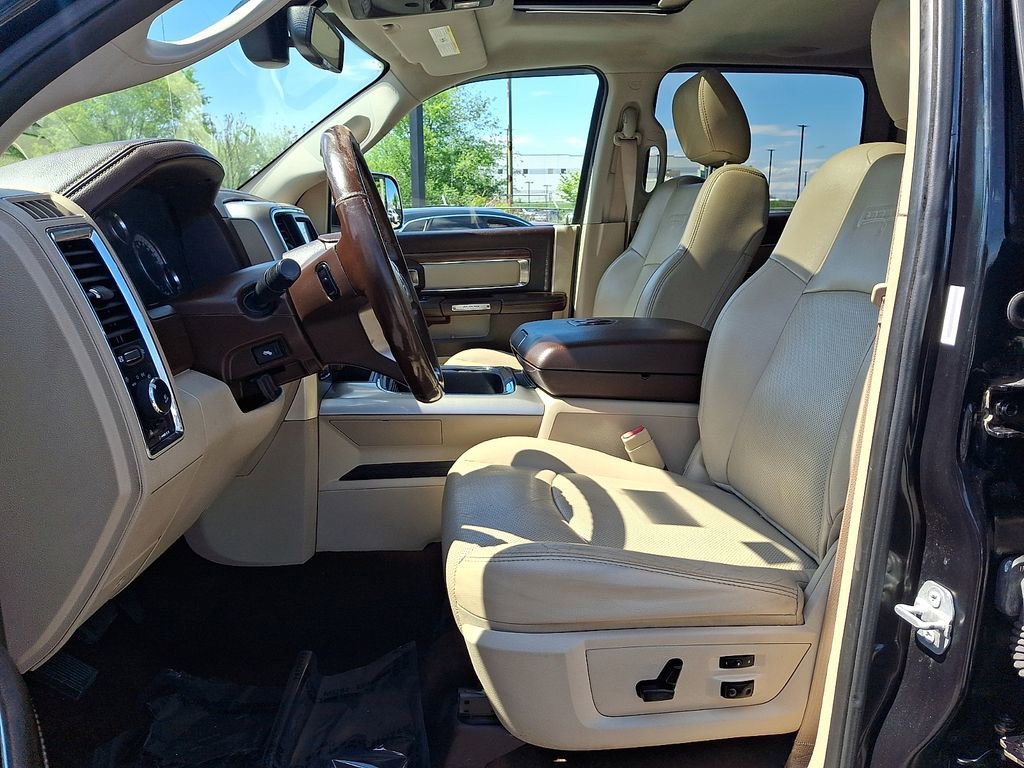 Used 2016 RAM 1500 Laramie w/ Convenience Group AWD/4WD image 15