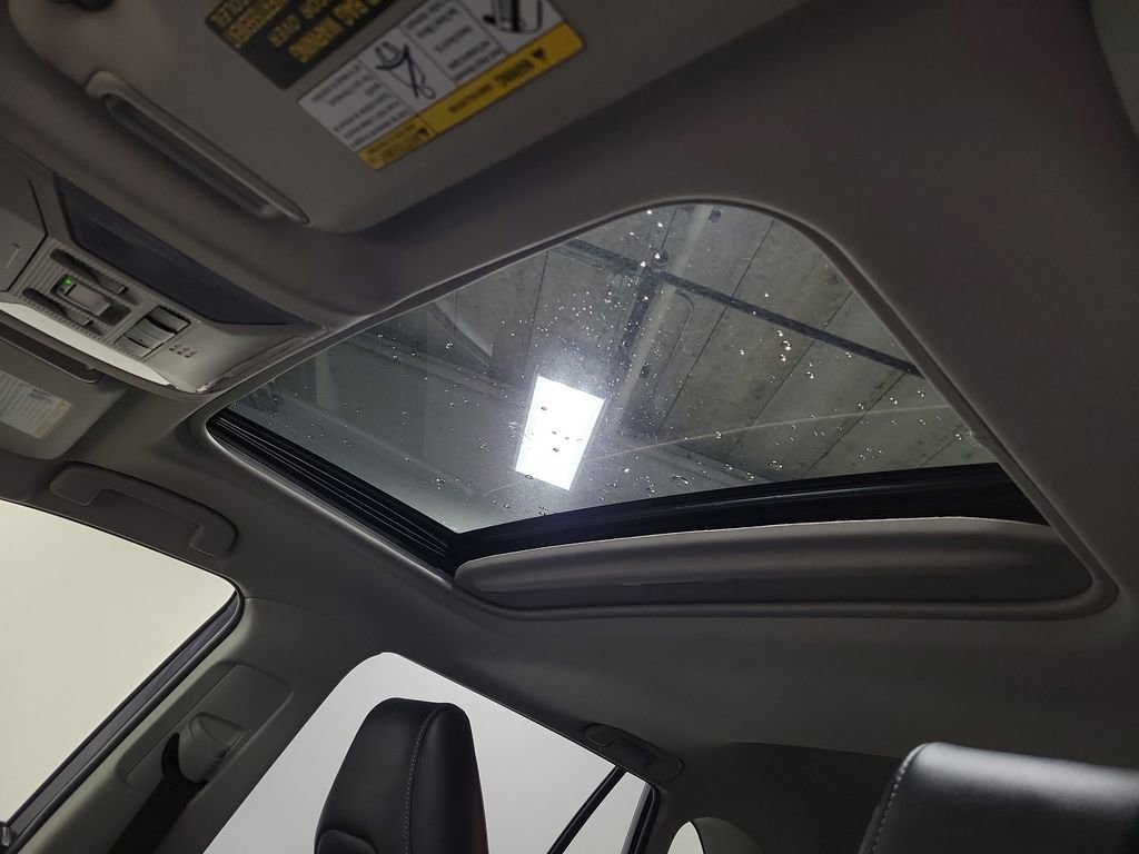 Used 2021 Toyota RAV4 XLE Premium image 14