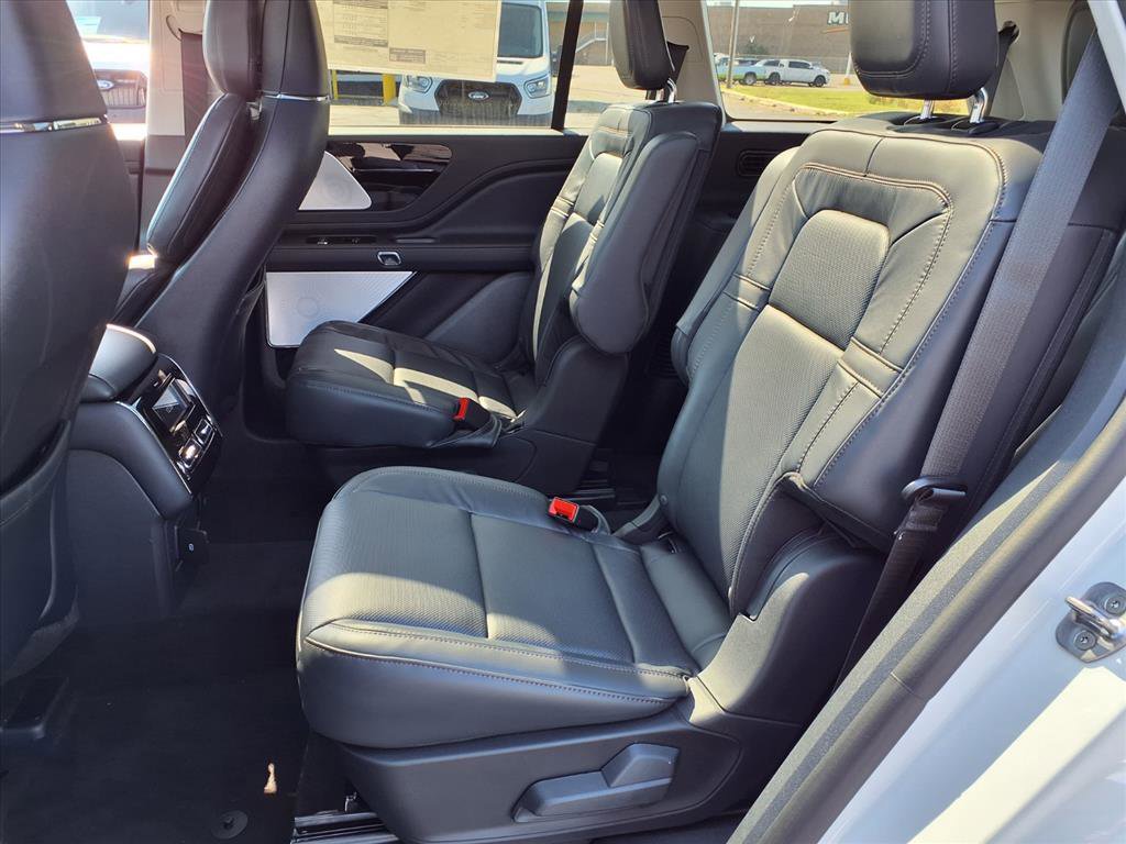 New 2025 Lincoln Aviator Reserve w/ Luxury Package image 8