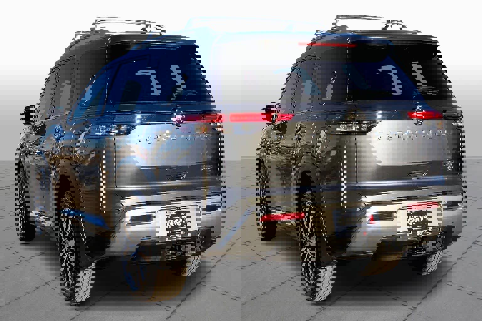 Used 2022 Nissan Pathfinder Platinum w/ Cargo Package image 11