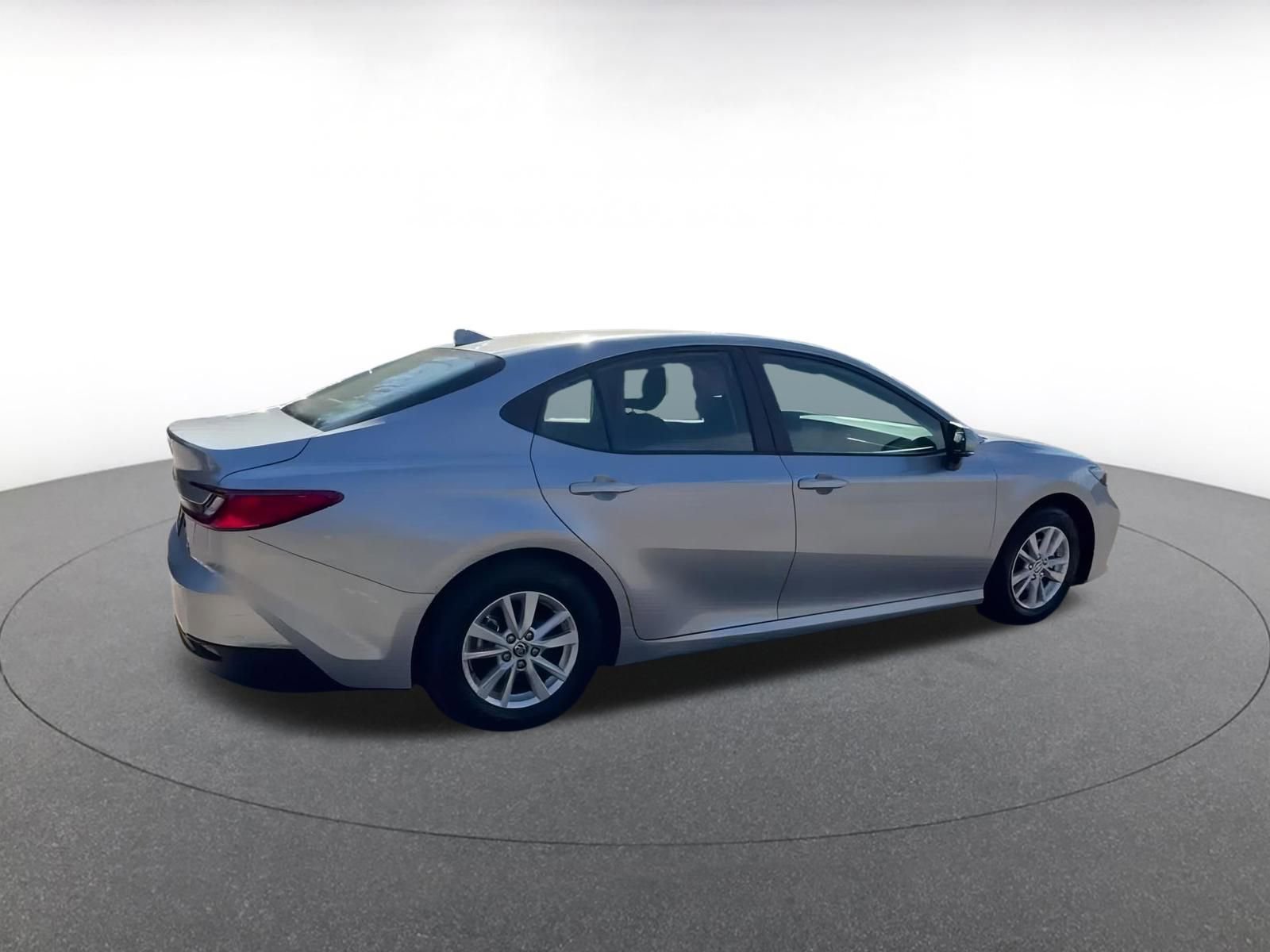 Used 2025 Toyota Camry LE image 15