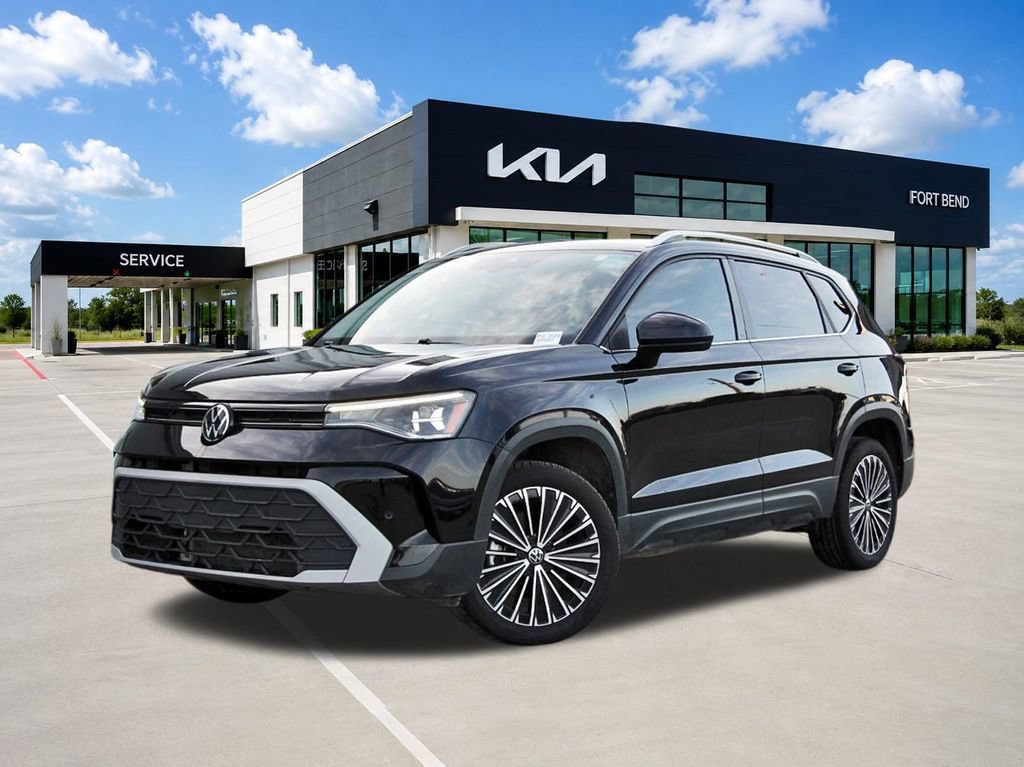 Used 2025 Volkswagen Taos SE FWD image 1