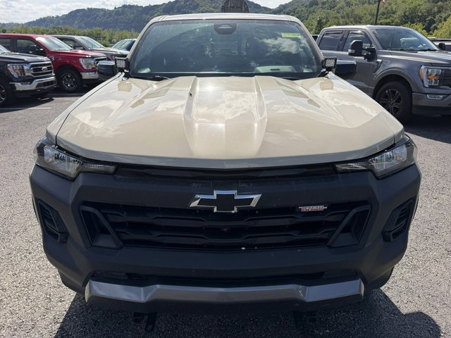 Used 2023 Chevrolet Colorado Trail Boss w/ Technology Package AWD/4WD image 9