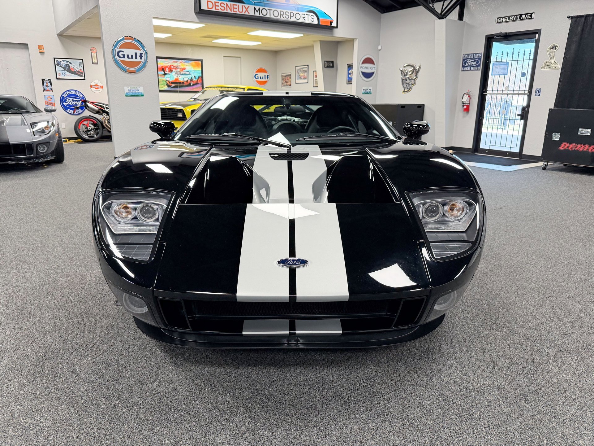 Used 2005 Ford GT image 5