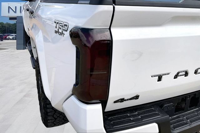 Used 2025 Toyota Tacoma TRD Sport AWD/4WD image 22