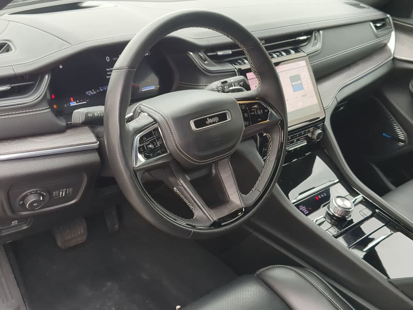 Certified 2023 Jeep Grand Cherokee L Overland w/ Advanced Protech Group III AWD/4WD image 10