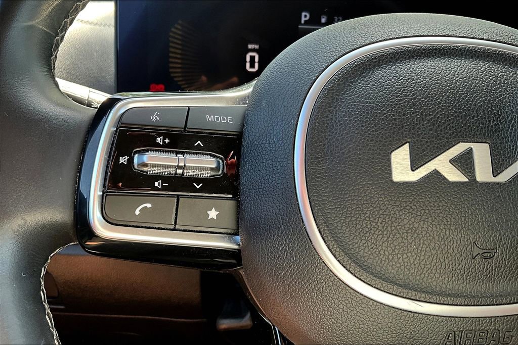 Used 2024 Kia Sorento S image 26