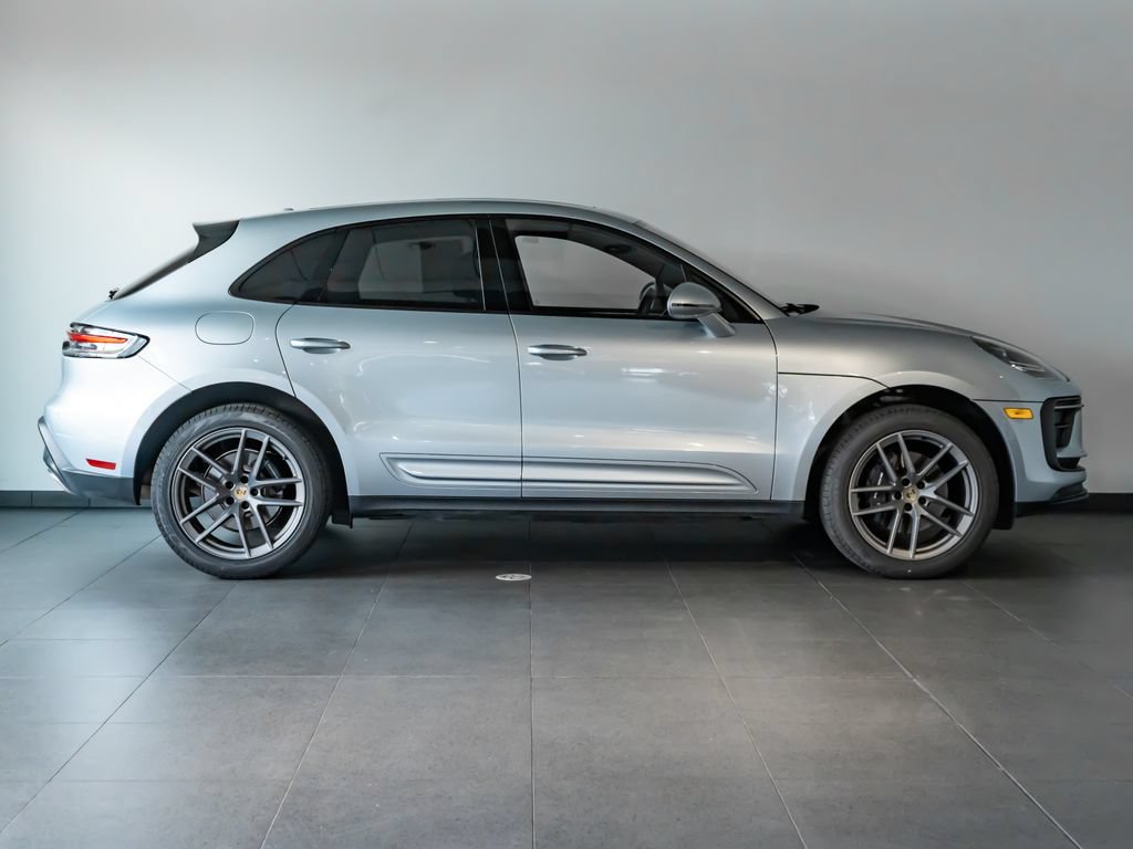 Certified 2026 Porsche Macan AWD/4WD image 8
