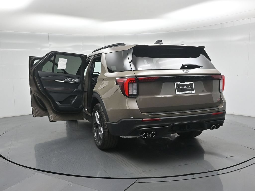 New 2026 Ford Explorer ST w/ Sun And Sound Package AWD/4WD image 31