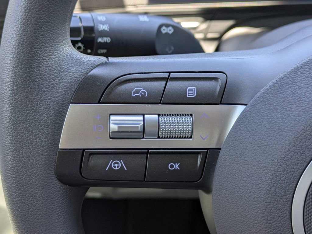 Certified 2025 Hyundai Kona SE FWD image 25