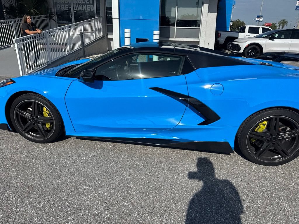 Used 2024 Chevrolet Corvette Stingray Premium Conv w/ Z51 Performance Package RWD image 8