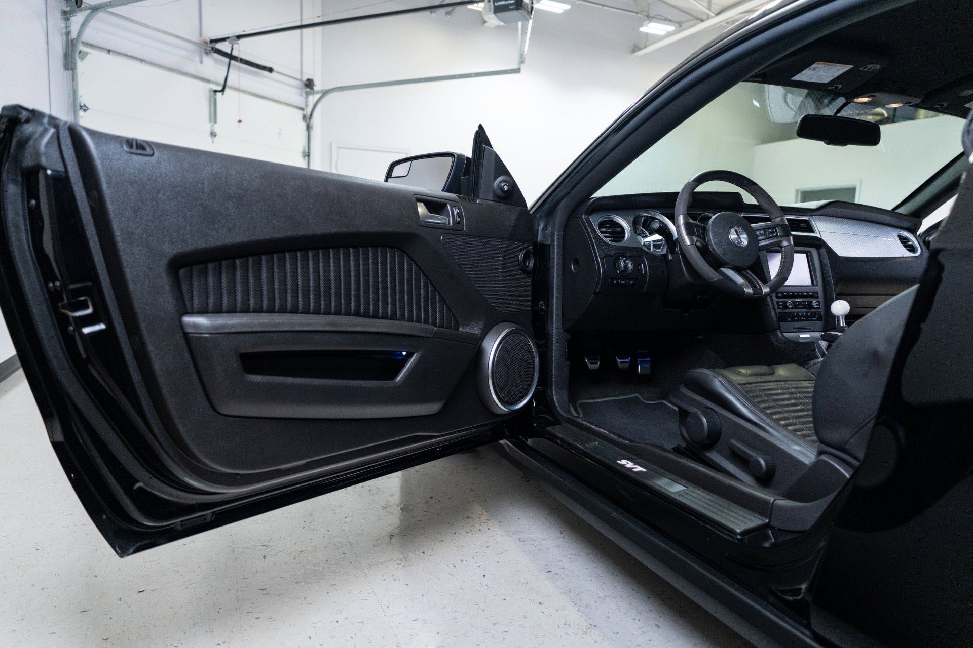 Used 2012 Ford Mustang Shelby GT500 w/ SVT Performance Pkg RWD image 37