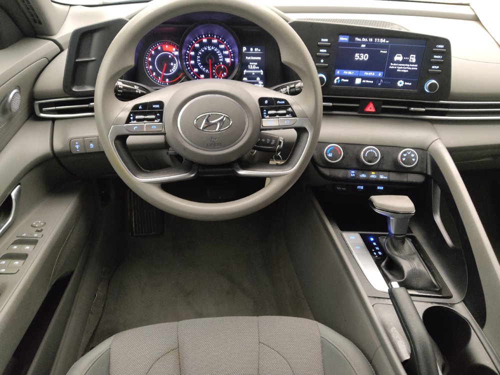 Used 2021 Hyundai Elantra SE FWD image 22